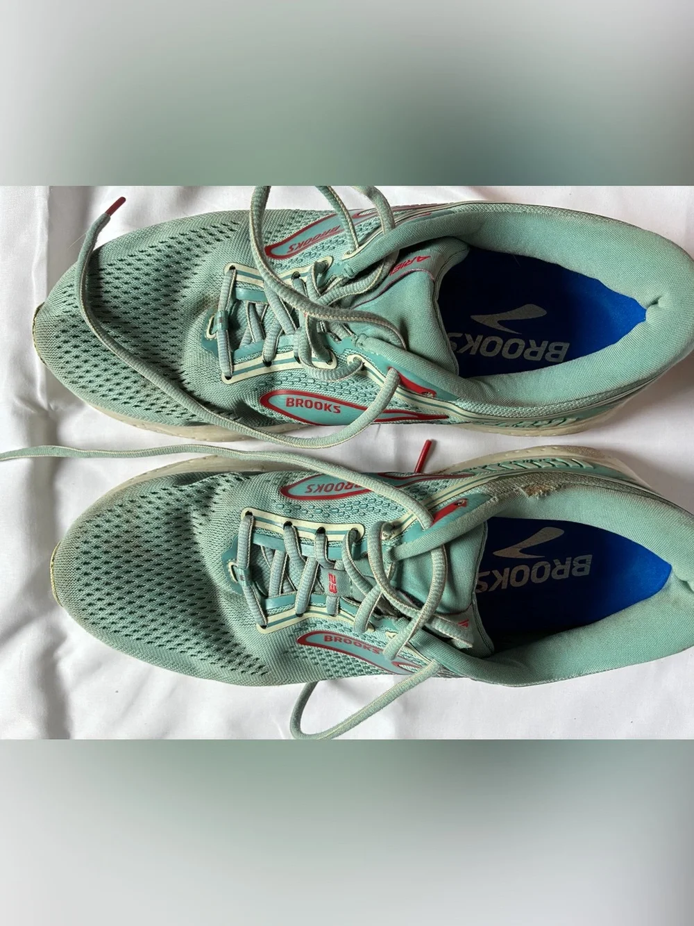 Brooks Ariel GTS 23 Women's running Shoes Teal - Sz 11